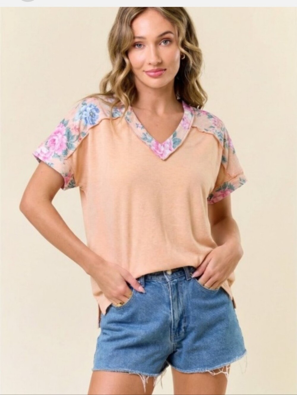 Lovely Melody Peach V-Neck Tee with Floral Trim NEW Size Xl